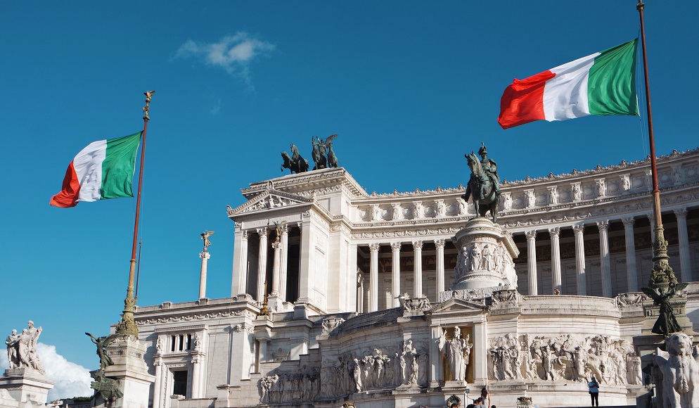 Italia kunder emigranteve, kerkon ndihme per ndalimin e tyre